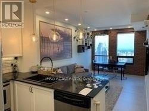 2711 - 388 Prince Of Wales Drive, Mississauga, ON - Indoor Photo Showing Kitchen