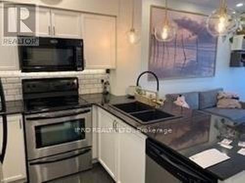 2711 - 388 Prince Of Wales Drive, Mississauga, ON - Indoor Photo Showing Kitchen