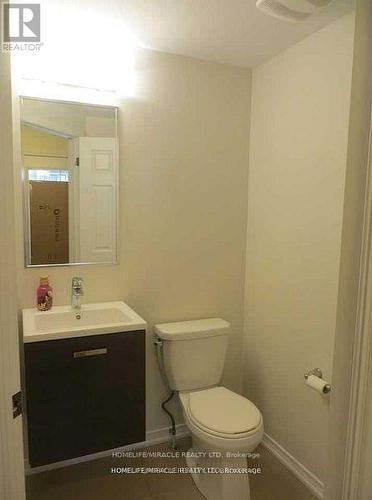 142 Golden Springs Drive, Brampton, ON - Indoor Photo Showing Bathroom