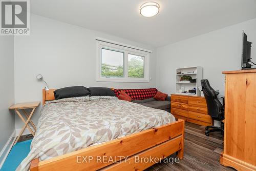 774 Cork Street, Ottawa, ON - Indoor Photo Showing Bedroom