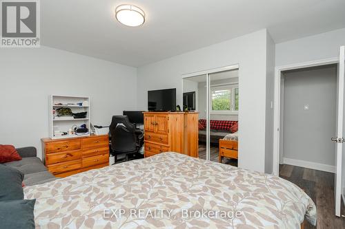 774 Cork Street, Ottawa, ON - Indoor Photo Showing Bedroom