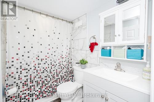 774 Cork Street, Ottawa, ON - Indoor Photo Showing Bathroom