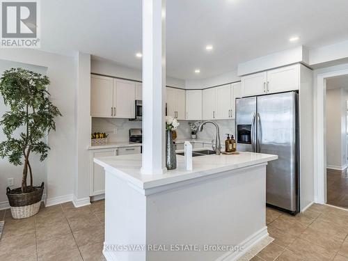 4885 Capri Crescent, Burlington, ON - Indoor Photo Showing Kitchen