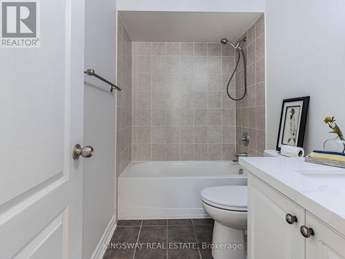 4885 Capri Crescent, Burlington, ON - Indoor Photo Showing Bathroom