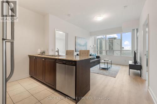 1301 - 88 Broadway Avenue, Toronto, ON - Indoor Photo Showing Kitchen