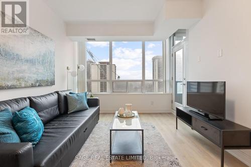 1301 - 88 Broadway Avenue, Toronto, ON - Indoor Photo Showing Living Room