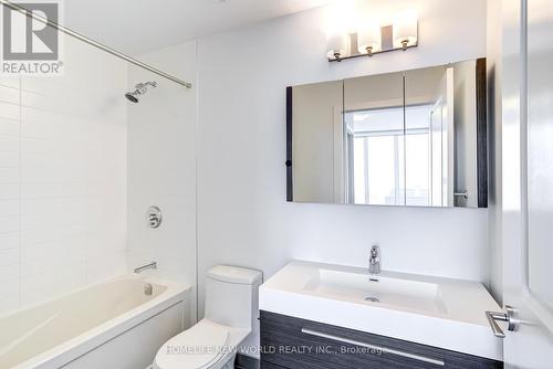 1014 - 8081 Birchmount Road, Markham, ON - Indoor Photo Showing Bathroom