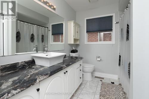 7350 Black Walnut Trail, Mississauga, ON - Indoor Photo Showing Bathroom