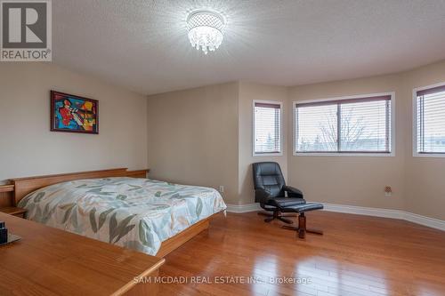 7350 Black Walnut Trail, Mississauga, ON - Indoor Photo Showing Bedroom