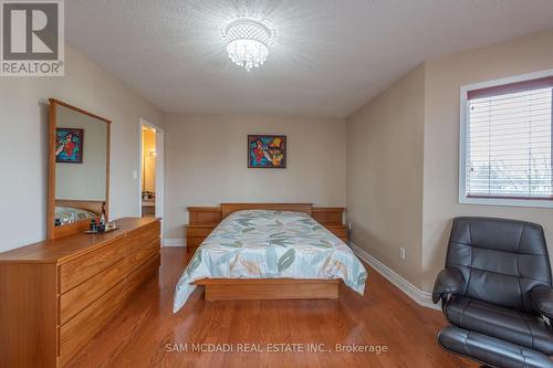 7350 Black Walnut Trail, Mississauga, ON - Indoor Photo Showing Bedroom