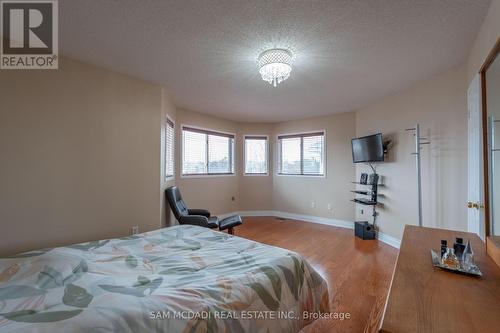 7350 Black Walnut Trail, Mississauga, ON - Indoor Photo Showing Bedroom