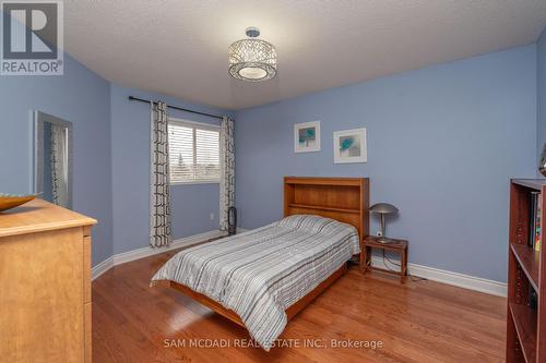 7350 Black Walnut Trail, Mississauga, ON - Indoor Photo Showing Bedroom