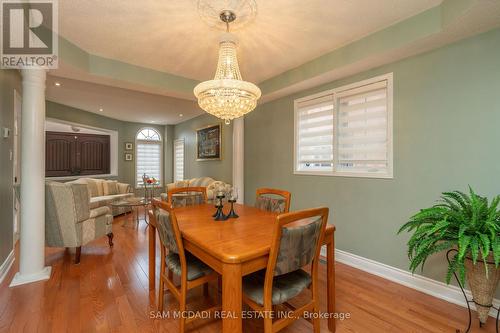 7350 Black Walnut Trail, Mississauga, ON - Indoor Photo Showing Dining Room