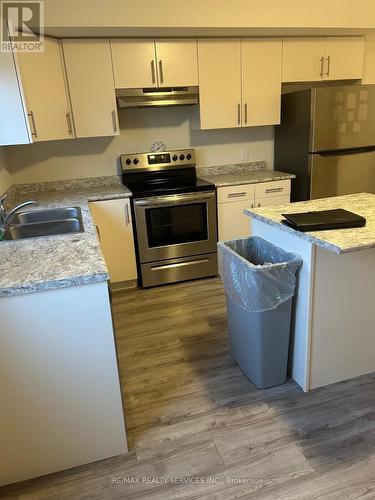 84 - 7768 Ascot Circle, Niagara Falls, ON - Indoor Photo Showing Kitchen With Double Sink