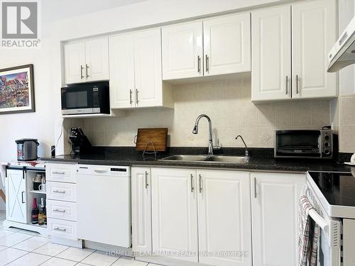 67 Foxglove Court, Markham, ON - Indoor Photo Showing Kitchen With Double Sink