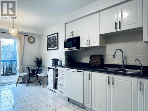 67 Foxglove Court, Markham, ON - Indoor Photo Showing Kitchen With Double Sink