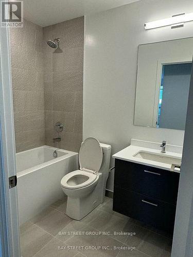 1802 - 50 Upper Mall Way, Vaughan, ON - Indoor Photo Showing Bathroom