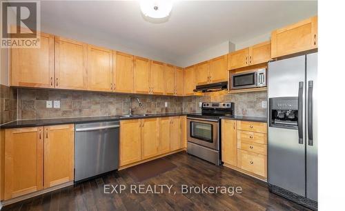 113 Glendore Street, Ottawa, ON - Indoor Photo Showing Kitchen With Stainless Steel Kitchen