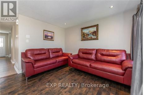 113 Glendore Street, Ottawa, ON - Indoor Photo Showing Living Room