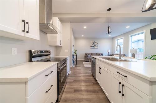 254 Tanager Trail, Winnipeg, MB - Indoor Photo Showing Kitchen With Double Sink