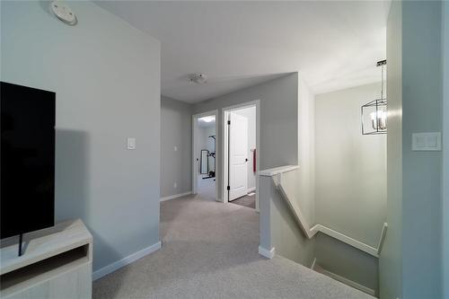 254 Tanager Trail, Winnipeg, MB - Indoor Photo Showing Other Room