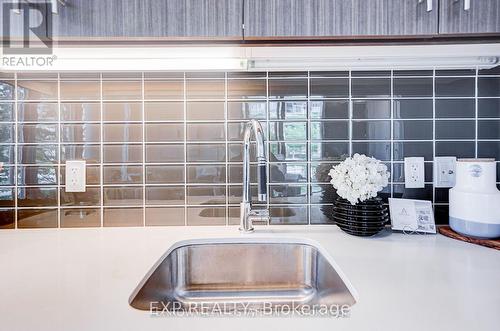 101 - 39 Queens Quay E, Toronto, ON - Indoor Photo Showing Kitchen