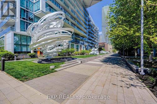 101 - 39 Queens Quay E, Toronto, ON - Outdoor