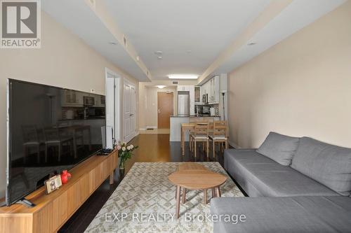 2607 - 242 Rideau Street, Ottawa, ON - Indoor Photo Showing Living Room