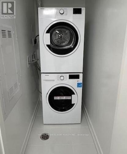 305S - 127 Broadway Avenue, Toronto, ON - Indoor Photo Showing Laundry Room