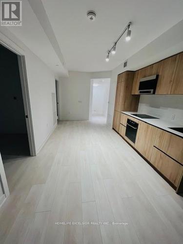 305S - 127 Broadway Avenue, Toronto, ON - Indoor Photo Showing Kitchen