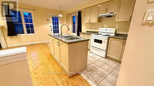 82 Ellesmere Street E, Richmond Hill, ON - Indoor Photo Showing Kitchen With Double Sink