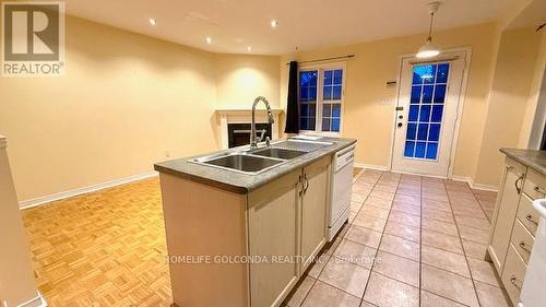 82 Ellesmere Street E, Richmond Hill, ON - Indoor Photo Showing Kitchen With Double Sink