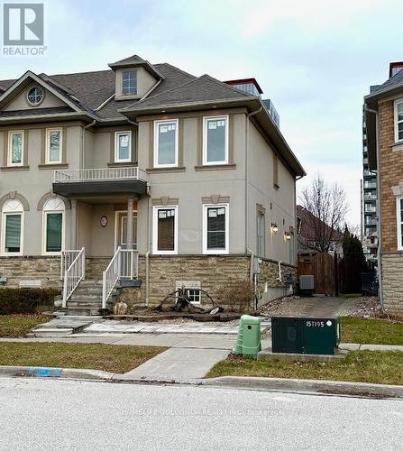 82 Ellesmere Street E, Richmond Hill, ON - Outdoor With Facade