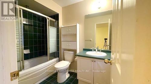 82 Ellesmere Street E, Richmond Hill, ON - Indoor Photo Showing Bathroom