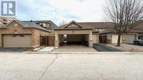 82 Ellesmere Street E, Richmond Hill, ON - Outdoor