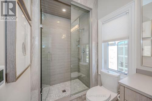 1207 Lakeshore Road W, Oakville, ON - Indoor Photo Showing Bathroom