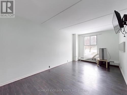 202 - 2 Glamorgan Avenue, Toronto, ON - Indoor Photo Showing Other Room