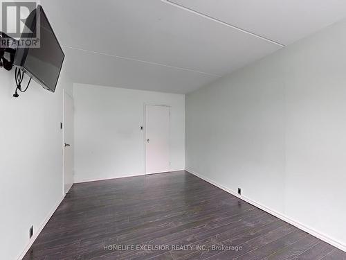 202 - 2 Glamorgan Avenue, Toronto, ON - Indoor Photo Showing Other Room