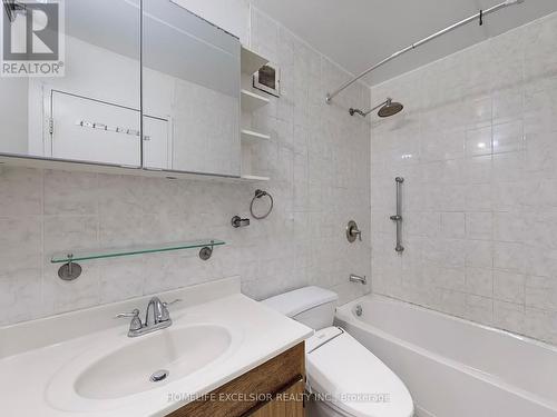 202 - 2 Glamorgan Avenue, Toronto, ON - Indoor Photo Showing Bathroom