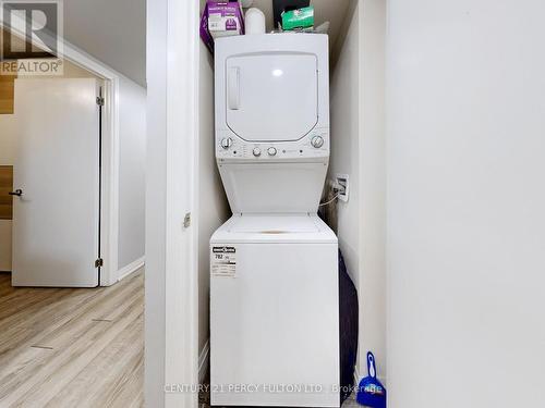 1504 - 2152 Lawrence Avenue E, Toronto, ON - Indoor Photo Showing Laundry Room