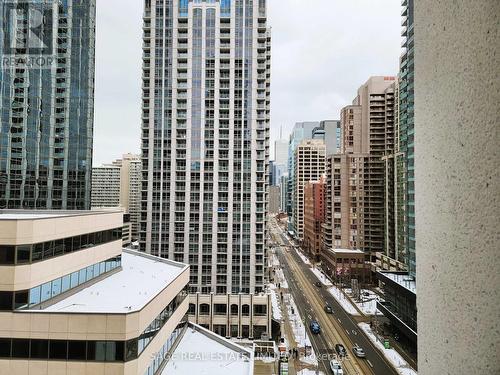 1505 - 801 Bay Street, Toronto, ON - Outdoor With Facade