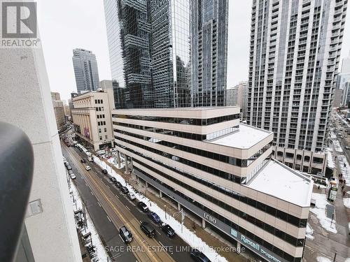 1505 - 801 Bay Street, Toronto, ON - Outdoor With Facade