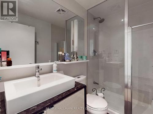 3209 - 121 Mcmahon Drive, Toronto, ON - Indoor Photo Showing Bathroom