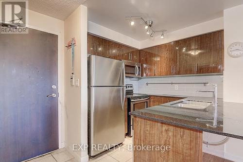 1602 - 5793 Yonge Street, Toronto, ON - Indoor Photo Showing Kitchen