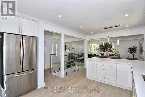 51 Gladman Avenue, Newmarket, ON - Indoor Photo Showing Kitchen