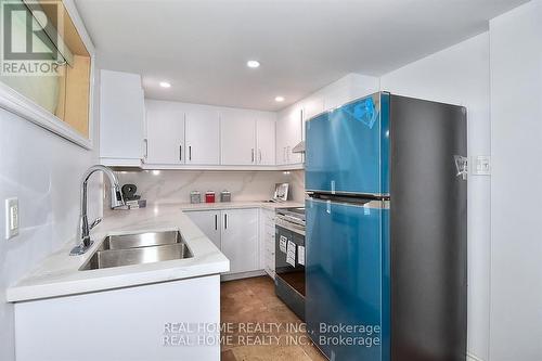 51 Gladman Avenue, Newmarket, ON - Indoor Photo Showing Kitchen With Double Sink