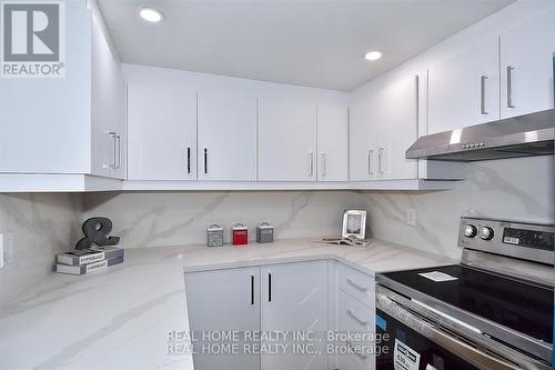 51 Gladman Avenue, Newmarket, ON - Indoor Photo Showing Kitchen