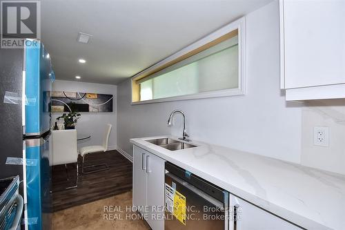 51 Gladman Avenue, Newmarket, ON - Indoor Photo Showing Kitchen With Double Sink