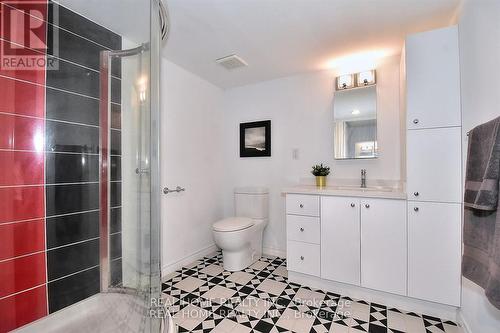 51 Gladman Avenue, Newmarket, ON - Indoor Photo Showing Bathroom