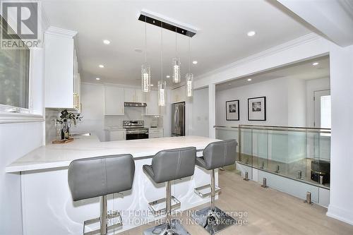 51 Gladman Avenue, Newmarket, ON - Indoor Photo Showing Kitchen With Upgraded Kitchen